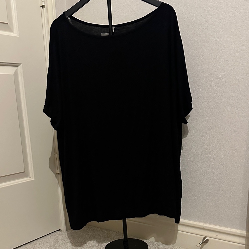 Chic Black Short Sleeve Women's Tee